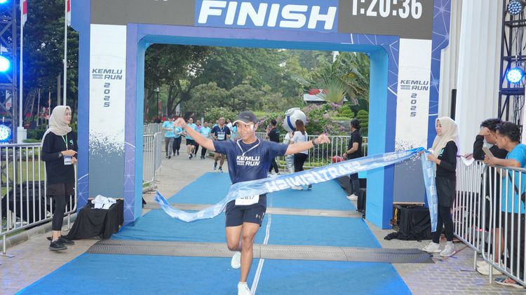 Race photo from KEMLU RUN 2025