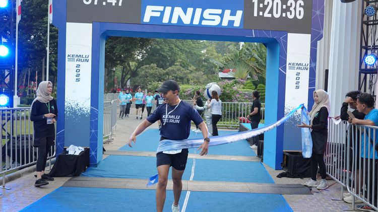 Race photo from KEMLU RUN 2025