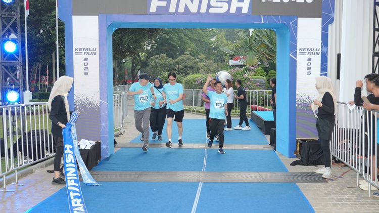 Race photo from KEMLU RUN 2025