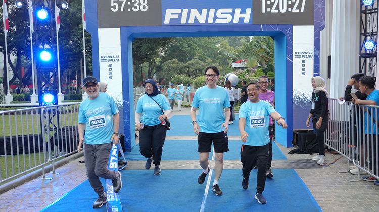 Race photo from KEMLU RUN 2025