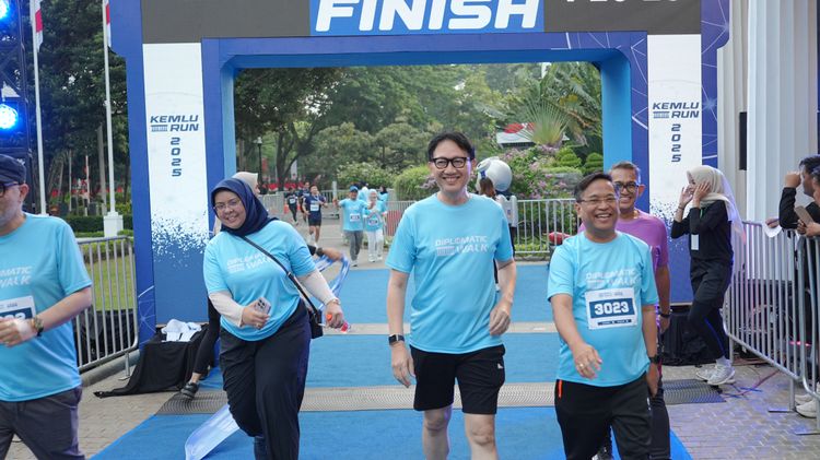 Race photo from KEMLU RUN 2025