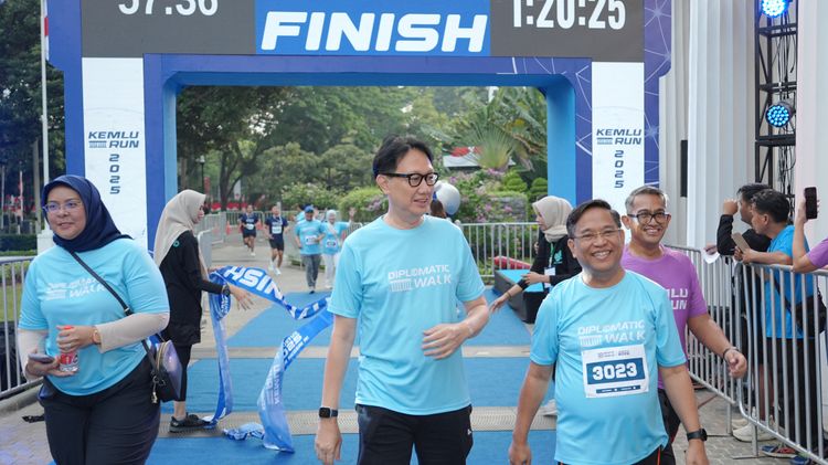 Race photo from KEMLU RUN 2025