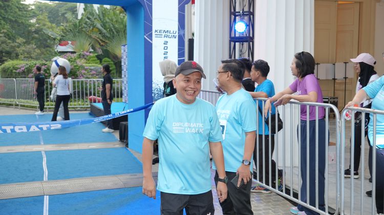 Race photo from KEMLU RUN 2025