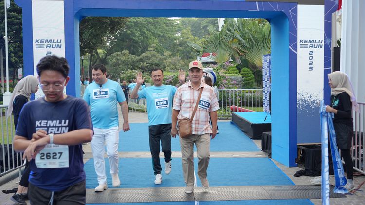 Race photo from KEMLU RUN 2025