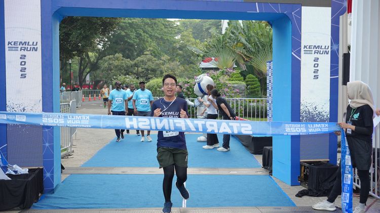 Race photo from KEMLU RUN 2025