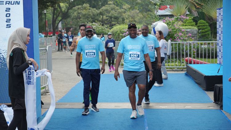 Race photo from KEMLU RUN 2025