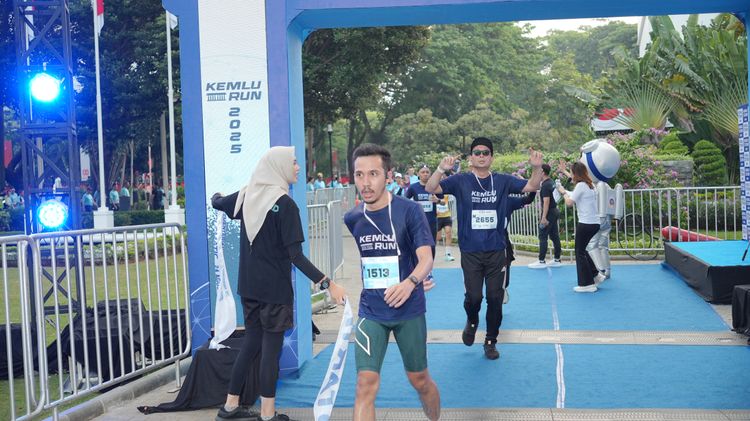 Race photo from KEMLU RUN 2025