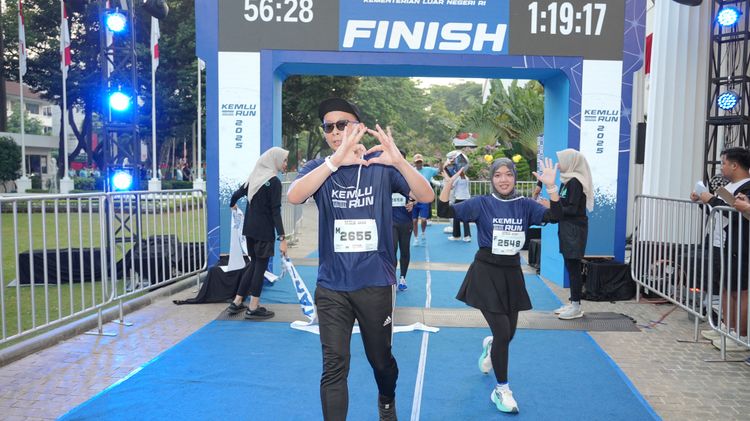 Race photo from KEMLU RUN 2025