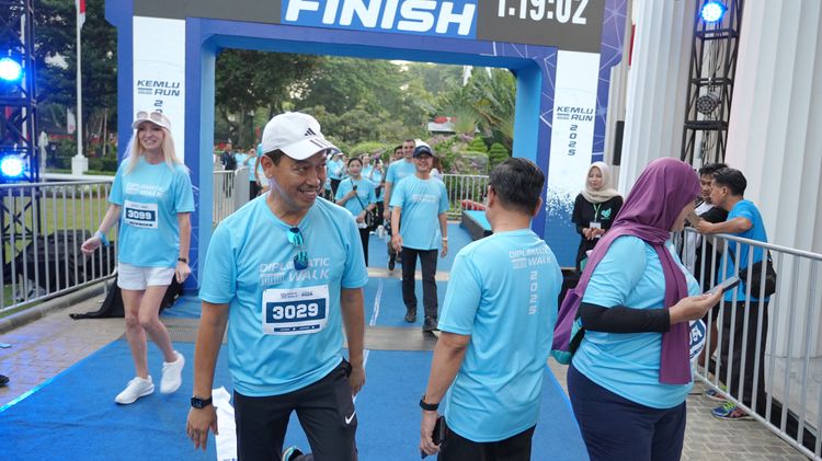 Race photo from KEMLU RUN 2025