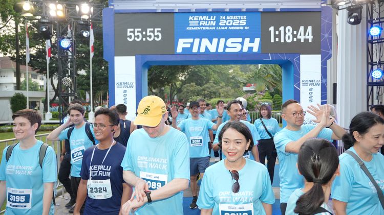 Race photo from KEMLU RUN 2025