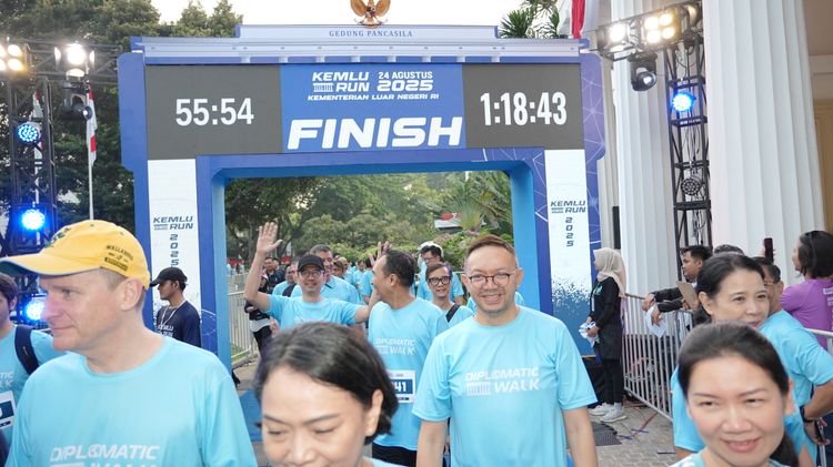Race photo from KEMLU RUN 2025