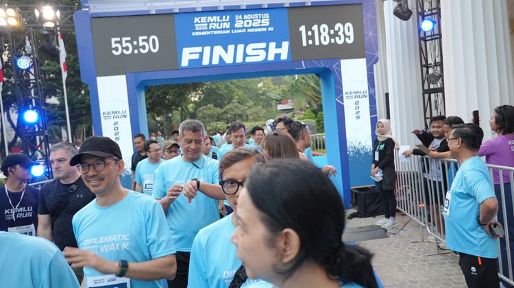 Race photo from KEMLU RUN 2025