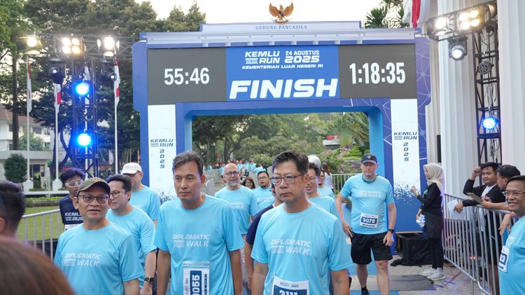 Race photo from KEMLU RUN 2025