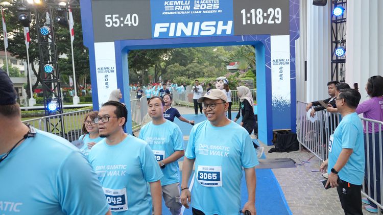 Race photo from KEMLU RUN 2025