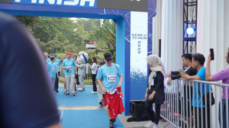 Race photo from KEMLU RUN 2025