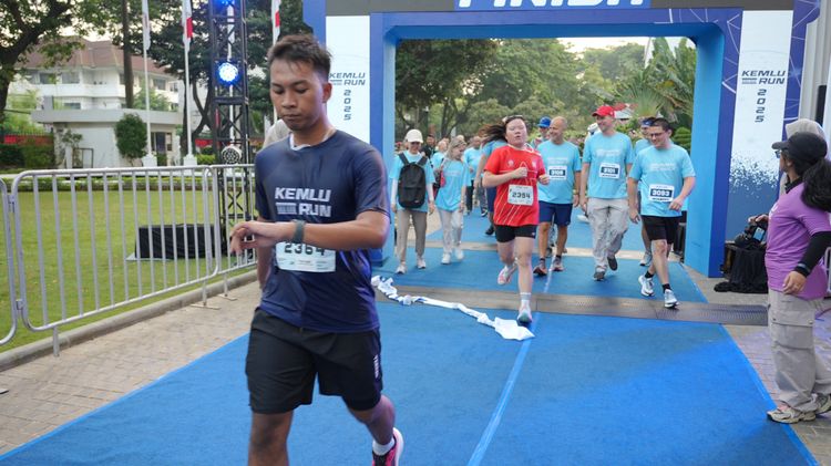 Race photo from KEMLU RUN 2025