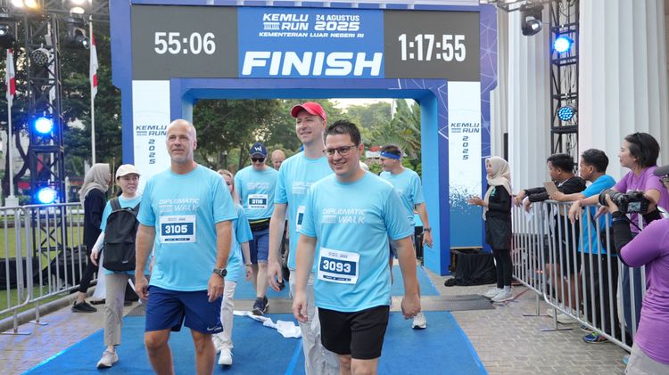 Race photo from KEMLU RUN 2025