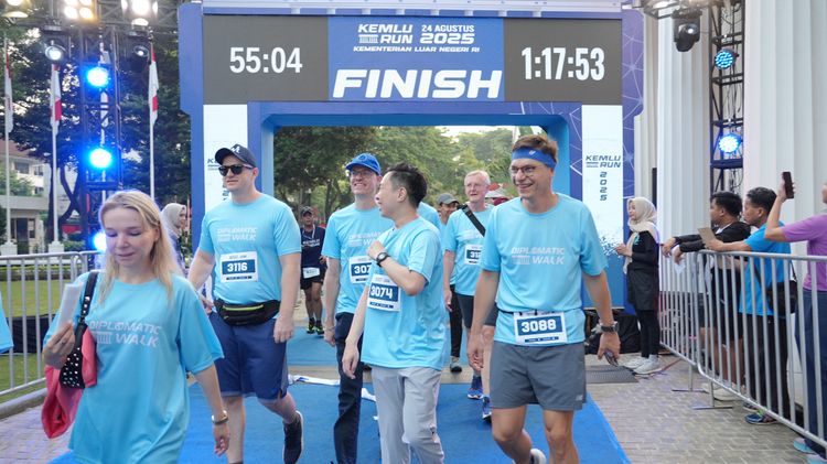 Race photo from KEMLU RUN 2025