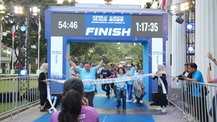 Race photo from KEMLU RUN 2025