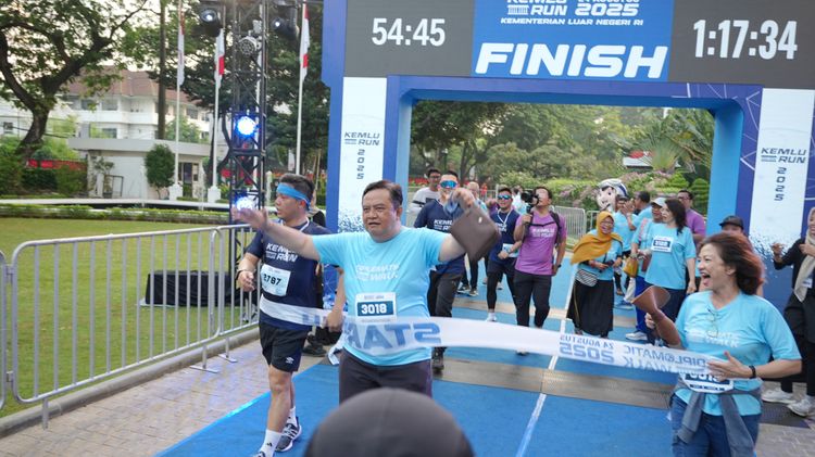 Race photo from KEMLU RUN 2025