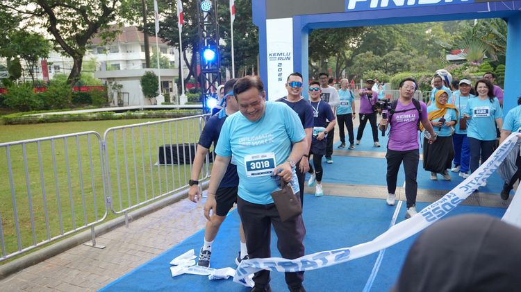 Race photo from KEMLU RUN 2025