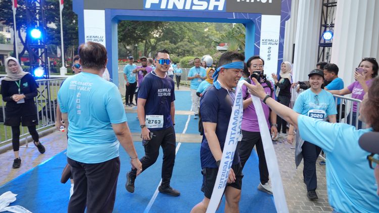 Race photo from KEMLU RUN 2025