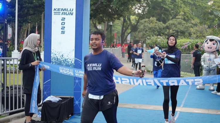 Race photo from KEMLU RUN 2025