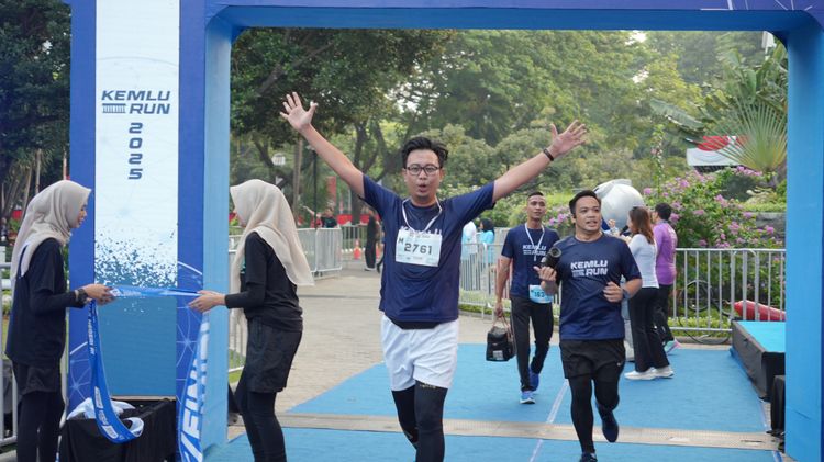 Race photo from KEMLU RUN 2025