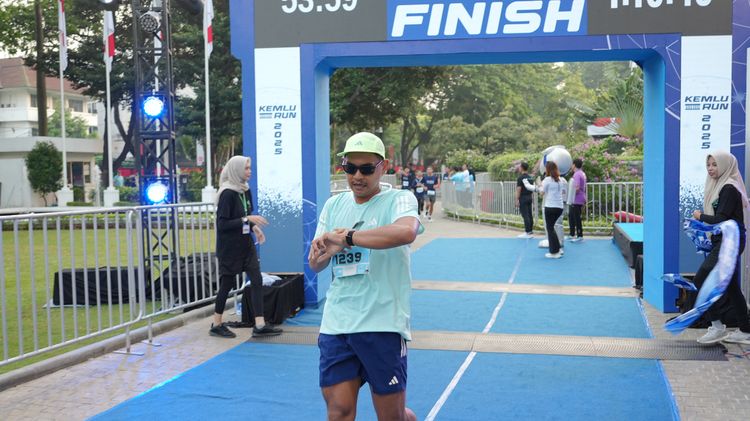 Race photo from KEMLU RUN 2025