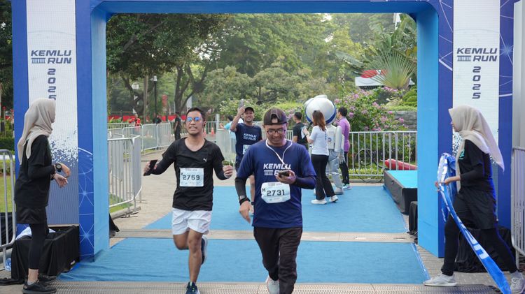 Race photo from KEMLU RUN 2025