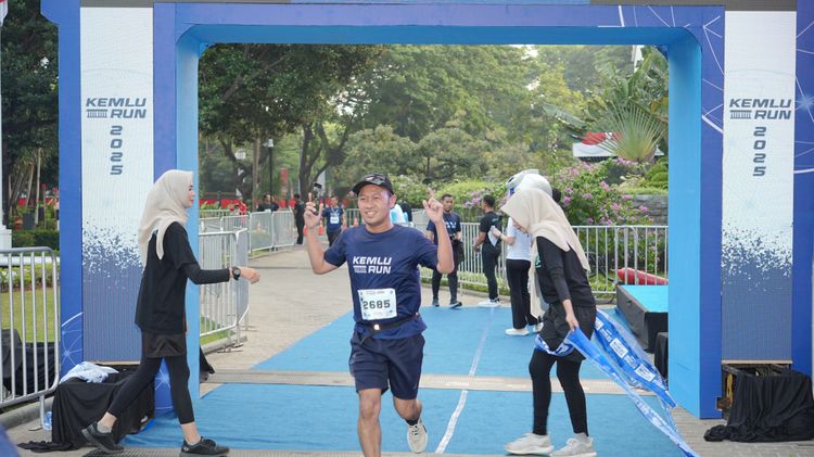 Race photo from KEMLU RUN 2025