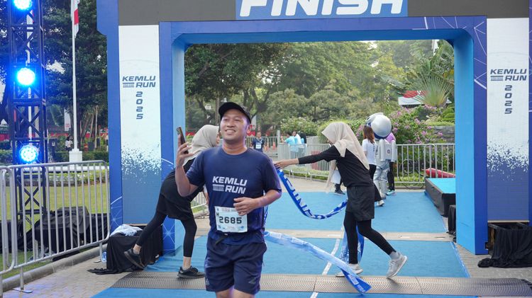 Race photo from KEMLU RUN 2025