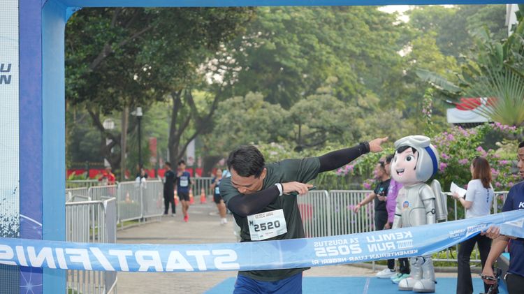 Race photo from KEMLU RUN 2025