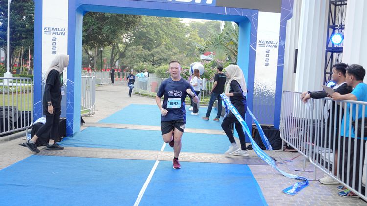 Race photo from KEMLU RUN 2025