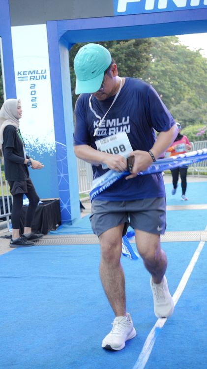 Race photo from KEMLU RUN 2025