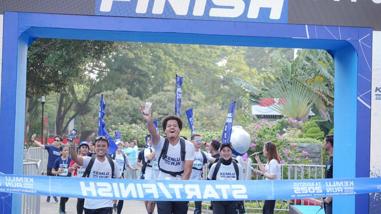 Race photo from KEMLU RUN 2025