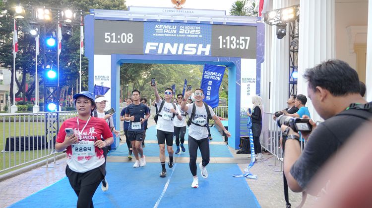 Race photo from KEMLU RUN 2025