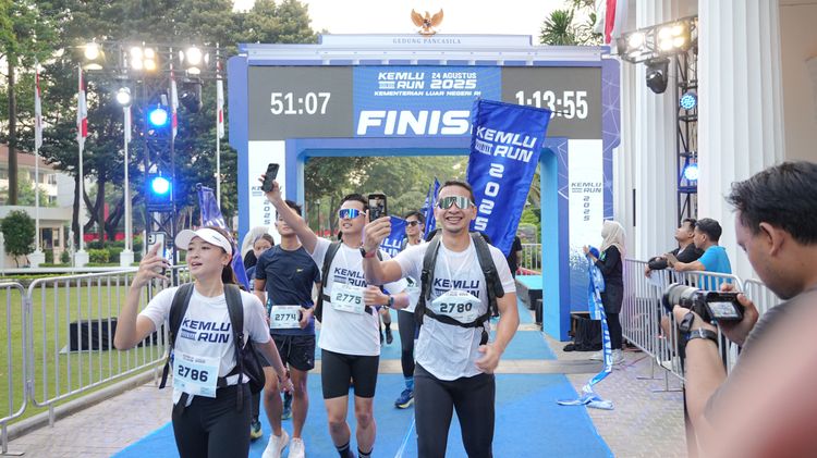 Race photo from KEMLU RUN 2025