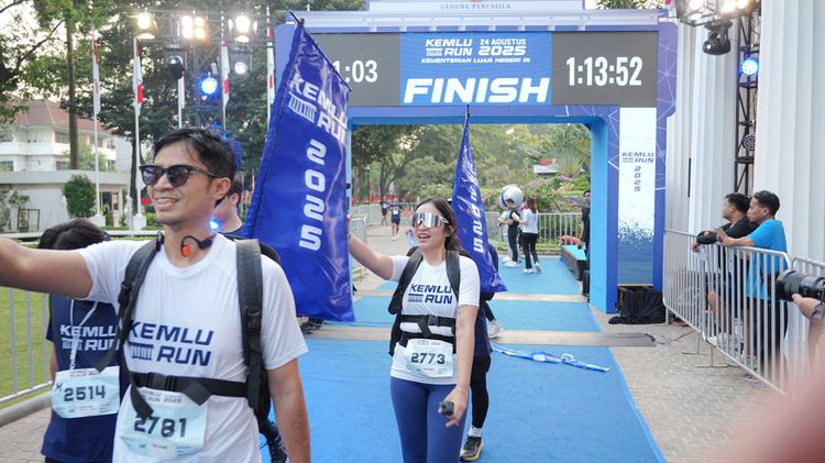 Race photo from KEMLU RUN 2025