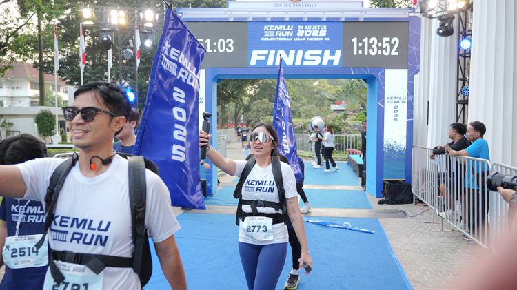 Race photo from KEMLU RUN 2025