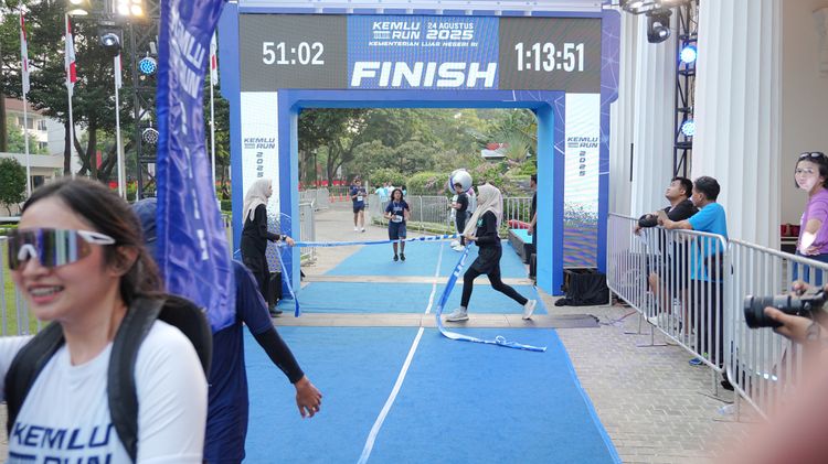 Race photo from KEMLU RUN 2025