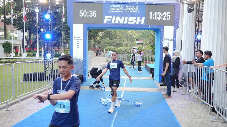 Race photo from KEMLU RUN 2025