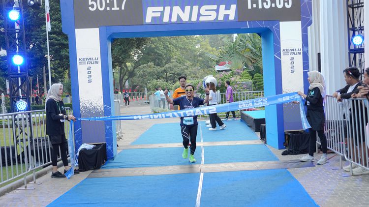 Race photo from KEMLU RUN 2025