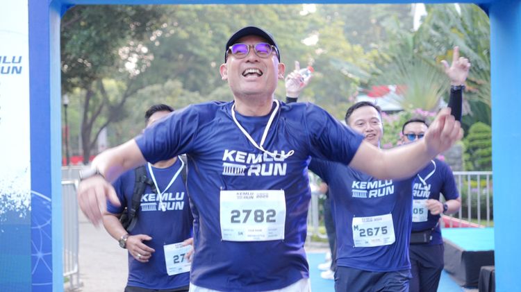 Race photo from KEMLU RUN 2025