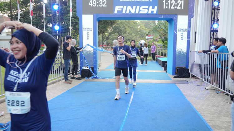 Race photo from KEMLU RUN 2025