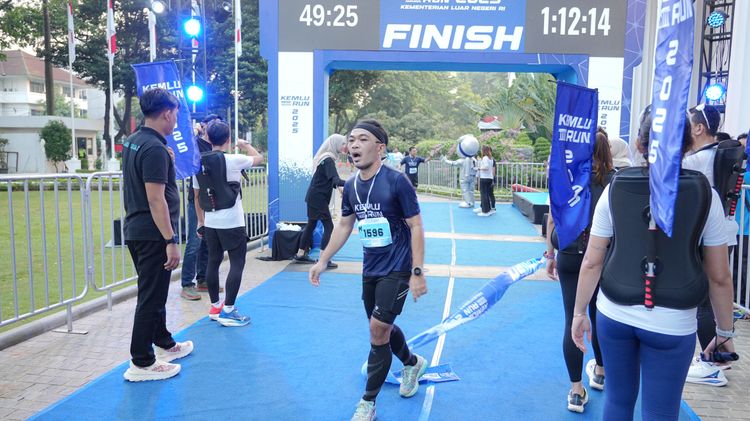 Race photo from KEMLU RUN 2025