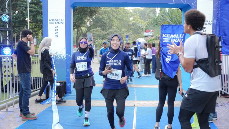 Race photo from KEMLU RUN 2025