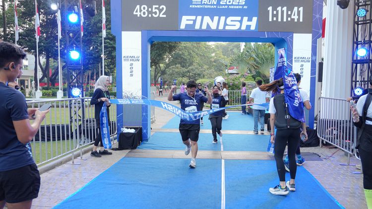 Race photo from KEMLU RUN 2025