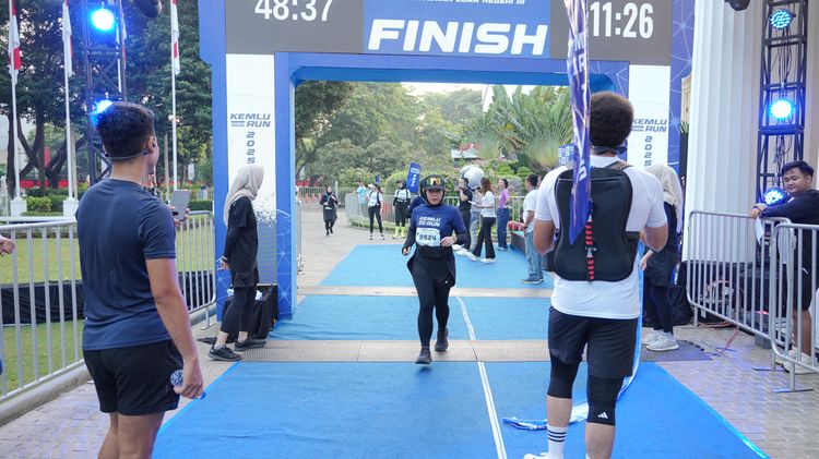 Race photo from KEMLU RUN 2025