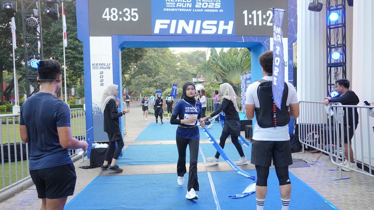 Race photo from KEMLU RUN 2025